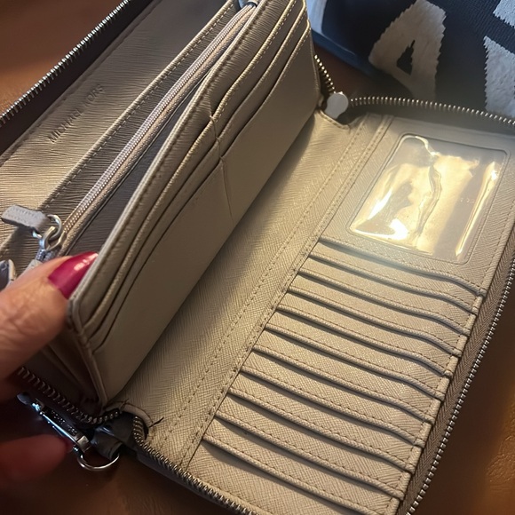 MICHAEL KORS Jet Set Travel Large Leather Continental Wallet - Slate - Picture 10 of 13